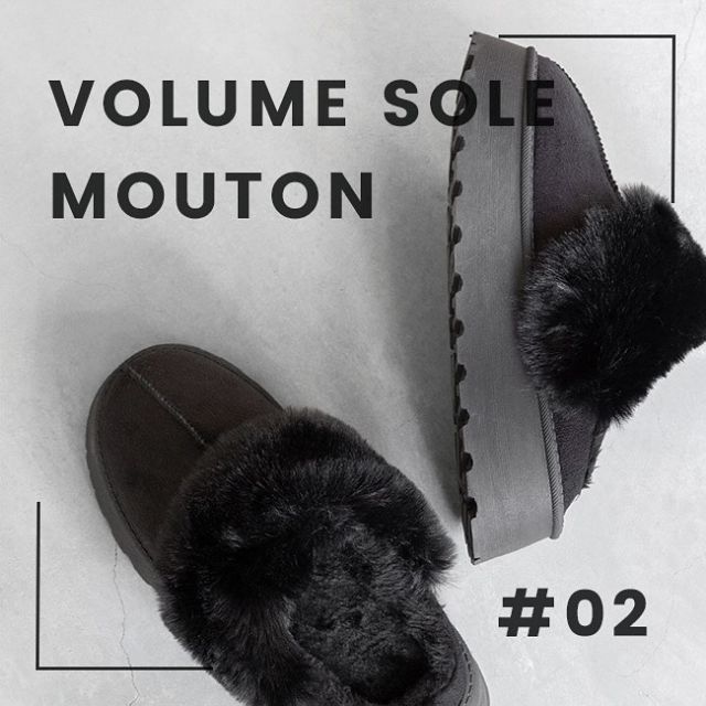 VOLUME SOLE MOUTON　#02

ボリューミーな厚底ソールが今季の秋冬シーンを彩る
おしゃれに寒さ対策にぴったりの厚底ムートン3選👢

﹍﹍﹍﹍﹍﹍﹍﹍﹍﹍﹍﹍﹍﹍﹍﹍﹍﹍﹍﹍

厚底 ファー ムートン
品番：34421
¥3,499 (税込)
SIZE：S(22.0〜22.5cm)～LL(24.5cm相当)
COLOR：全3色　
﹍﹍﹍﹍﹍﹍﹍﹍﹍﹍﹍﹍﹍﹍﹍﹍﹍﹍﹍﹍

履くだけで旬な足元を叶える
厚底ムートンからスリッパタイプが登場！

履き口のボリューミーなファーがアクセントになり、
いつものムートンコーデに飽きた方にもおすすめ😉

ノンストレスですぐ履けるからデイリーコーデにもぴったり！
オフィスでの履き替え用にも便利です♪

詳しくは画像をタップして商品をチェック✓

﹍﹍﹍﹍﹍﹍﹍﹍﹍﹍﹍﹍﹍﹍﹍﹍﹍﹍﹍﹍

🔖 ¦ wellegを履いた日は #welleg つけて投稿🤍
掲載アイテムは画像をTAPして
商品タグからご覧いただけます🛒𓈒𓏸
お問い合わせ等はDM✉️
ᝰ✍️🏻もしくはプロフィールURLを✔︎
⇢ @welleg_shoes

#welleg #ウェレッグ #outletshoes #アウトレットシューズ #R_fashion #ファッション部 #fashion #コーデ #レディースシューズ #プチプラファッション #プチプラシューズ #足元コーデ #menue #メヌエ #ムートン #ふわふわ #もこもこ #冬ファッション #秋冬コーデ #冬コーデ #厚底ブーツ #厚底ムートン #トレンドコーデ #カジュアルコーデ #ootd #ムートンブーツ #着回し #秋コーデ  #ファーサンダル